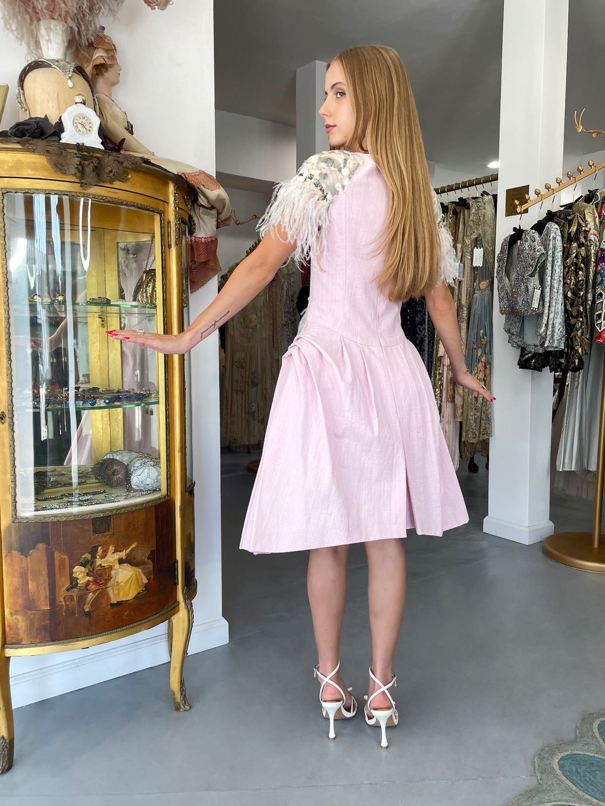 2013 Chanel by Karl Lagerfeld Runway Sample Pink Linen Floral Appliqué &amp; Feathers Dress