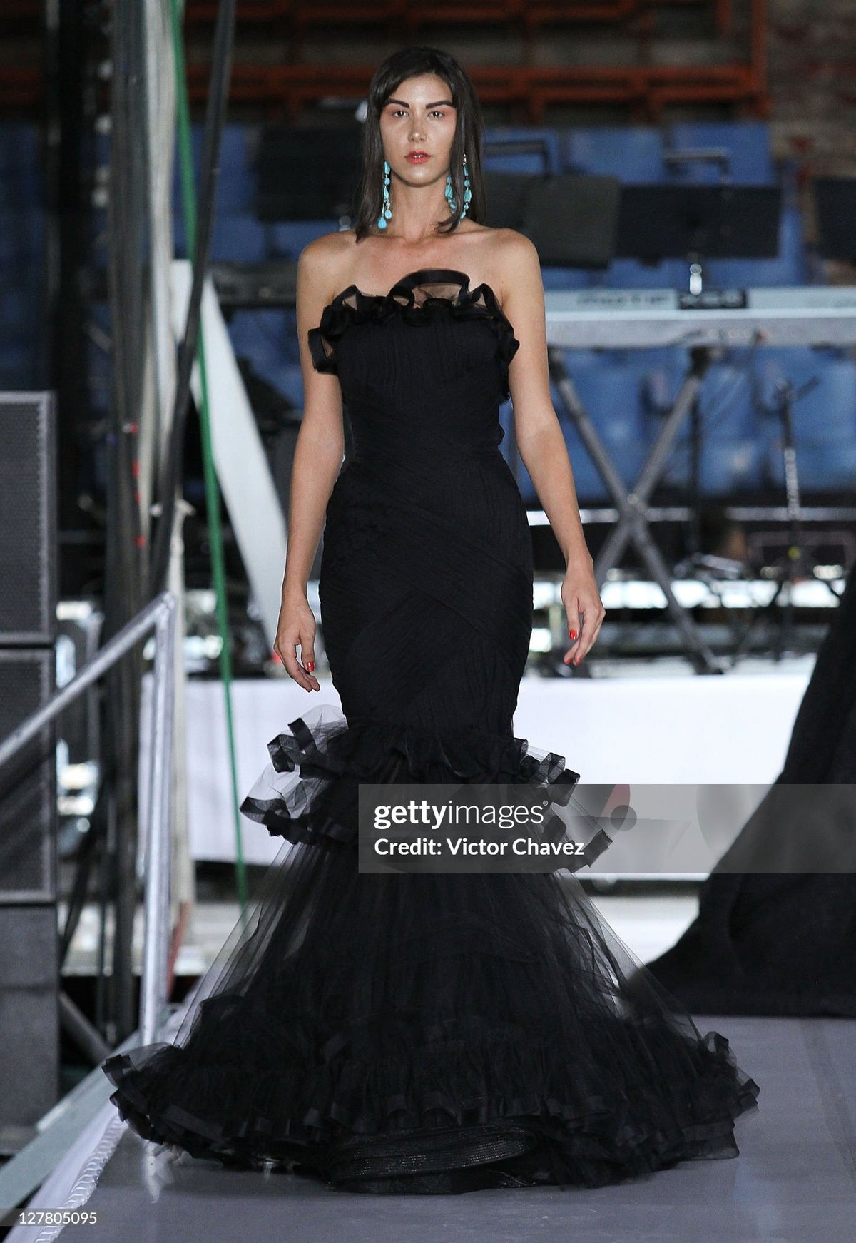 2011 Oscar de la Renta Black Ruched Silk Strapless Bustier Hourglass Trained Gown