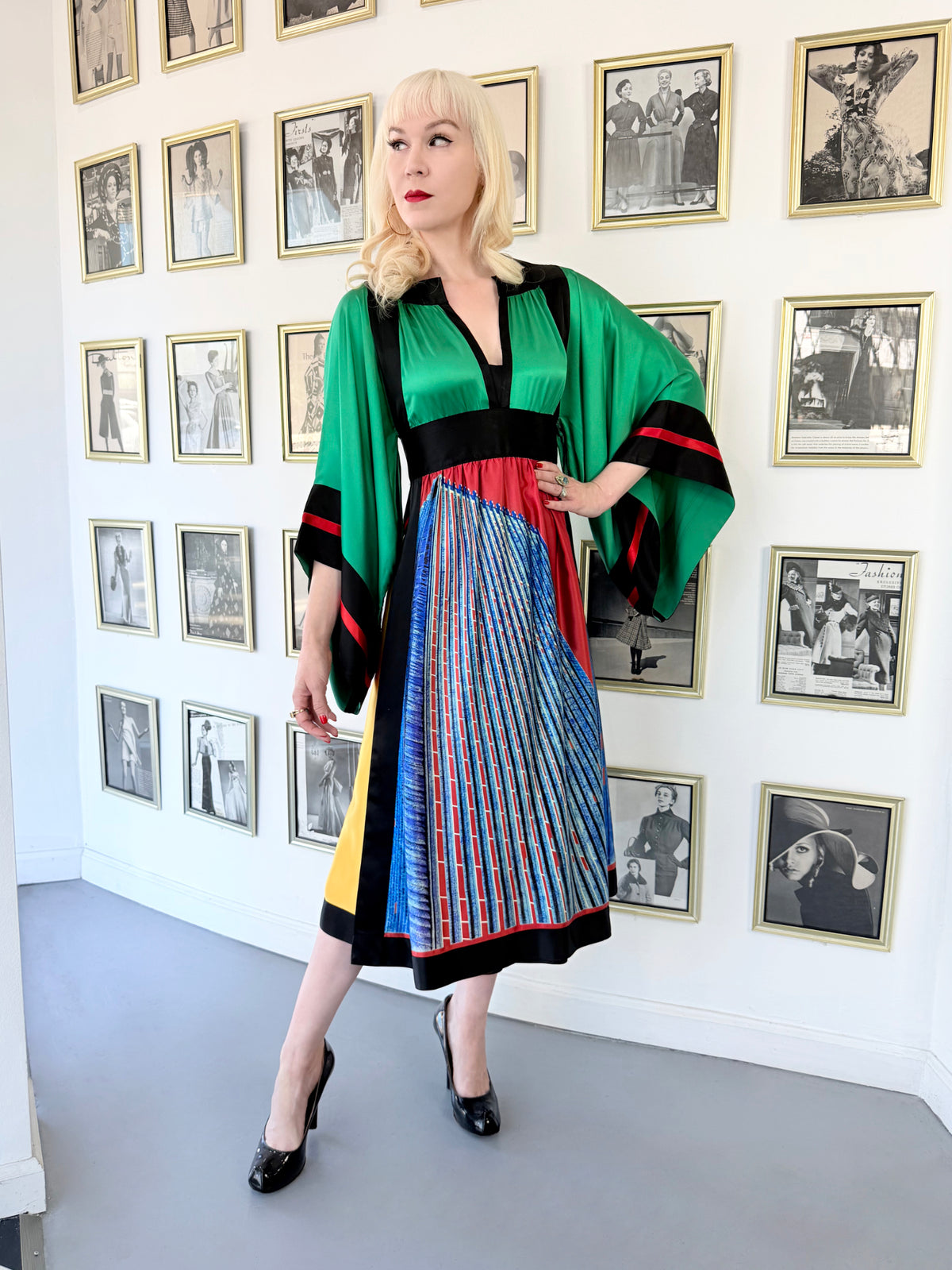 1977 Ungaro Haute Couture Runway Colorful Silk Kimono-Sleeve Tunic Blouse &amp; Skirt Ensemble