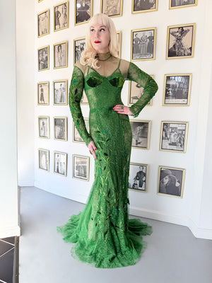 2011 Tom Ford Emerald Green Embroidered Sheer Tulle Lace Velvet-Bra Trained Editorial Gown