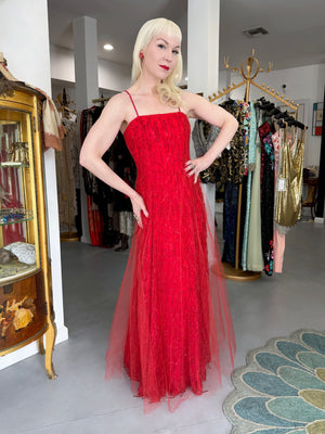 2001 Giorgio Armani 'Kate Moss for Vogue' Magazine Cover Fully-Beaded Ruby Red Silk Tulle Finale Gown