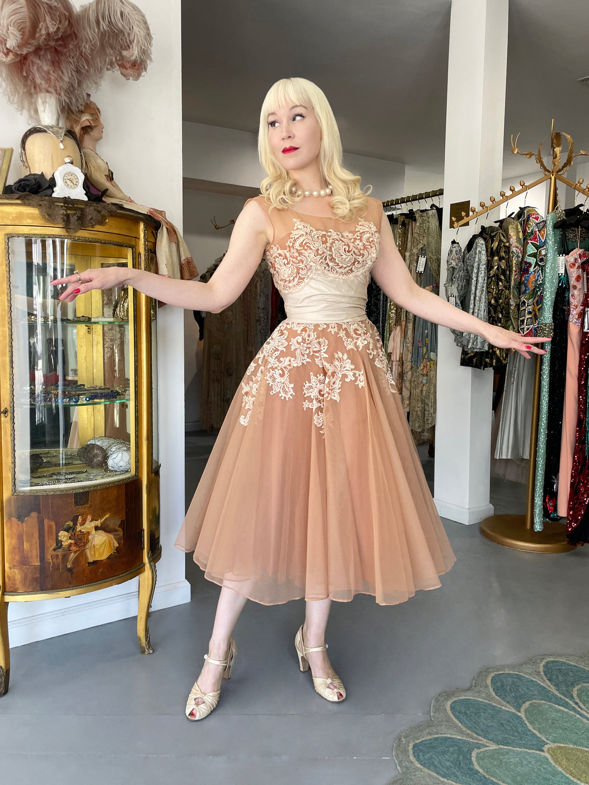 1950&#39;s Peggy Hunt Ivory Silk Appliquéd French Lace Nude-Illusion Full Skirt Dress