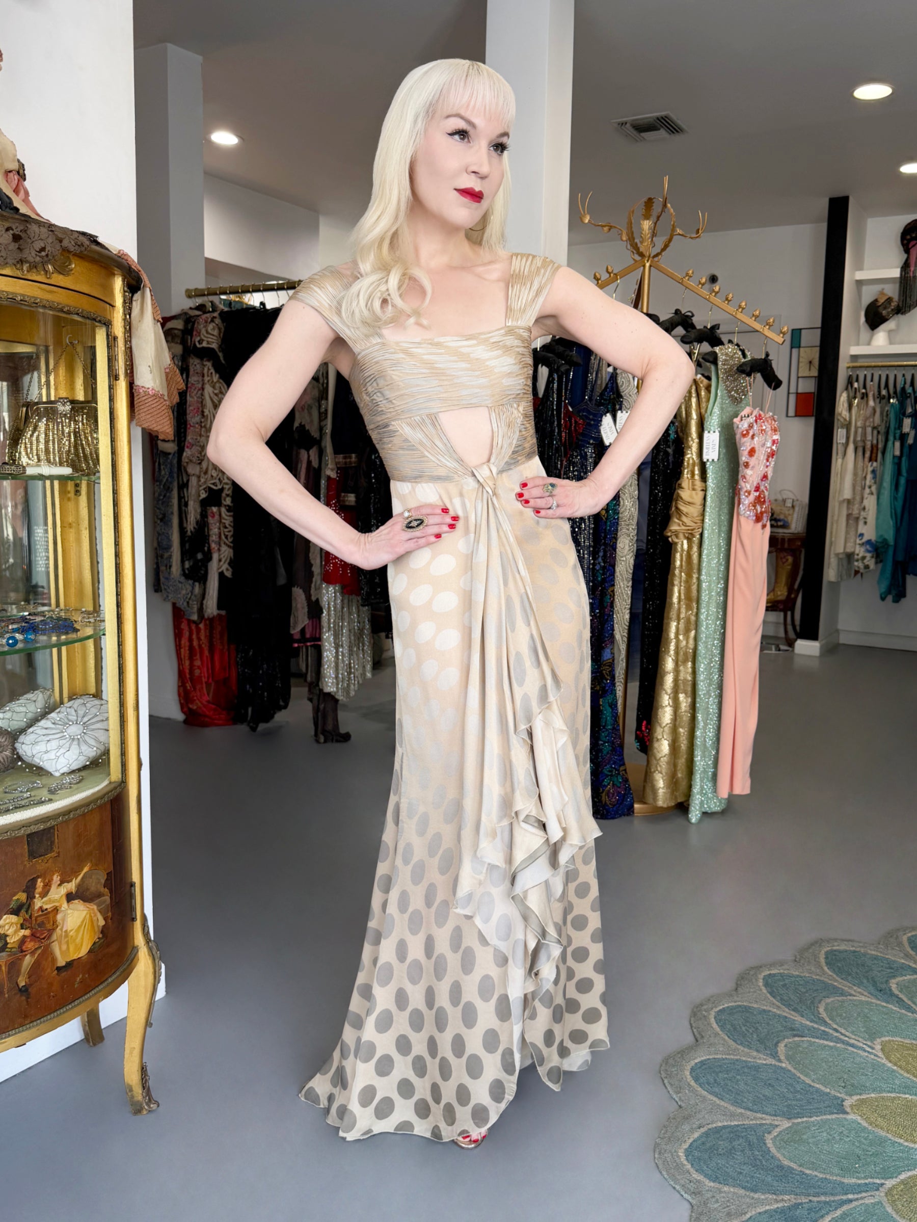 valentino silver dress 2006 Valentino Haute Couture Ruffle White and Silver Gown