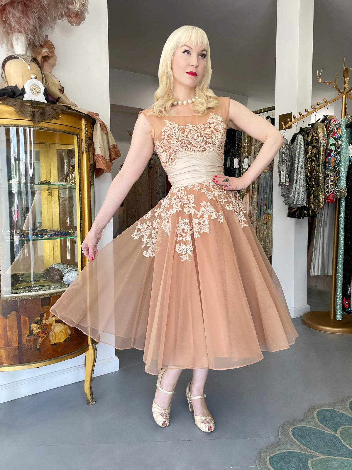 1950&#39;s Peggy Hunt Ivory Silk Appliquéd French Lace Nude-Illusion Full Skirt Dress