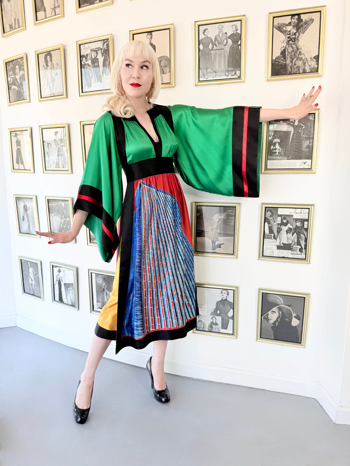 1977 Ungaro Haute Couture Runway Colorful Silk Kimono-Sleeve Tunic Blouse &amp; Skirt Ensemble