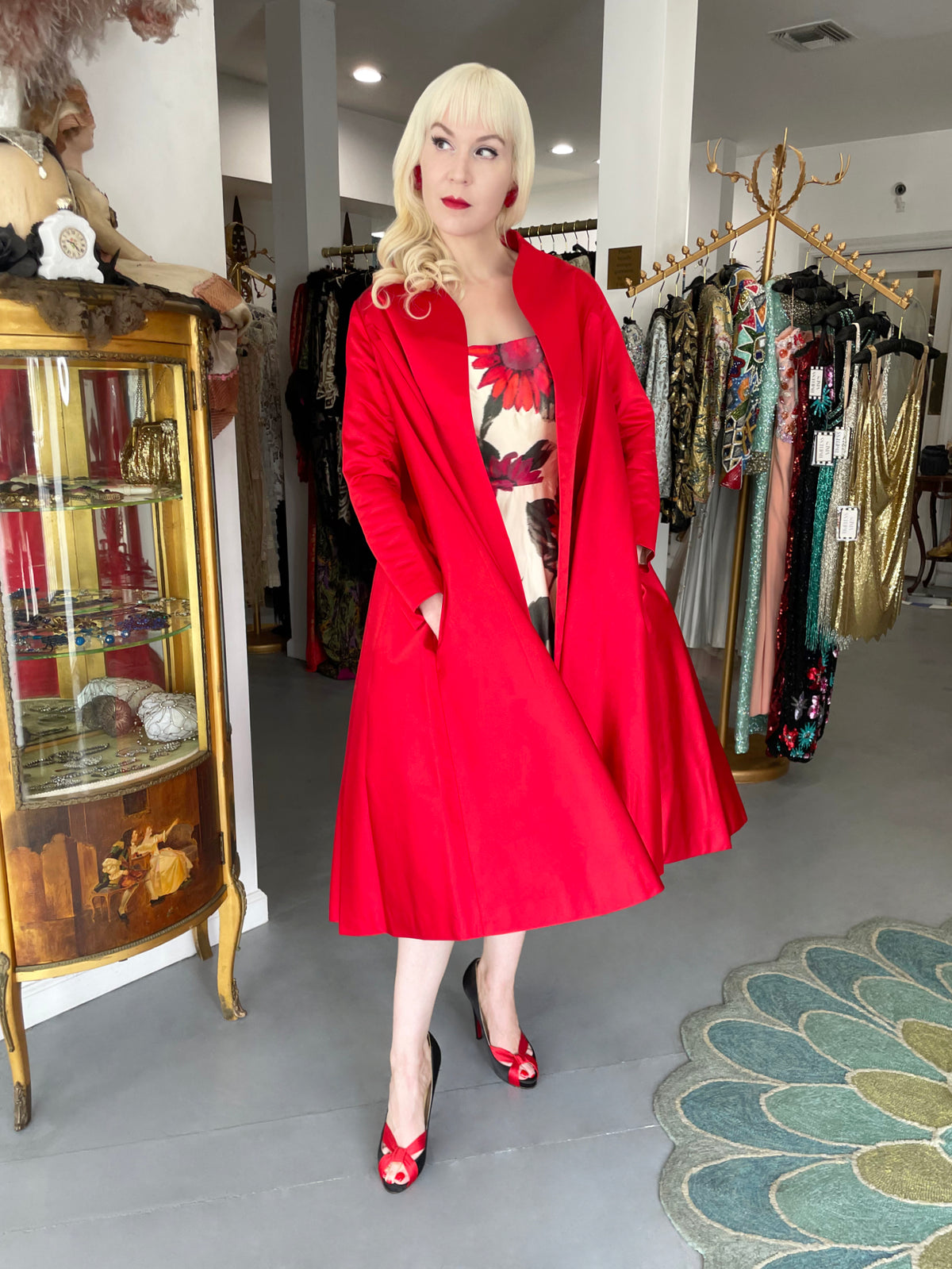 1958 Arnold Scaasi Couture Museum-Held Red Dahlias Floral Silk Strapless Dress &amp; Swing Jacket