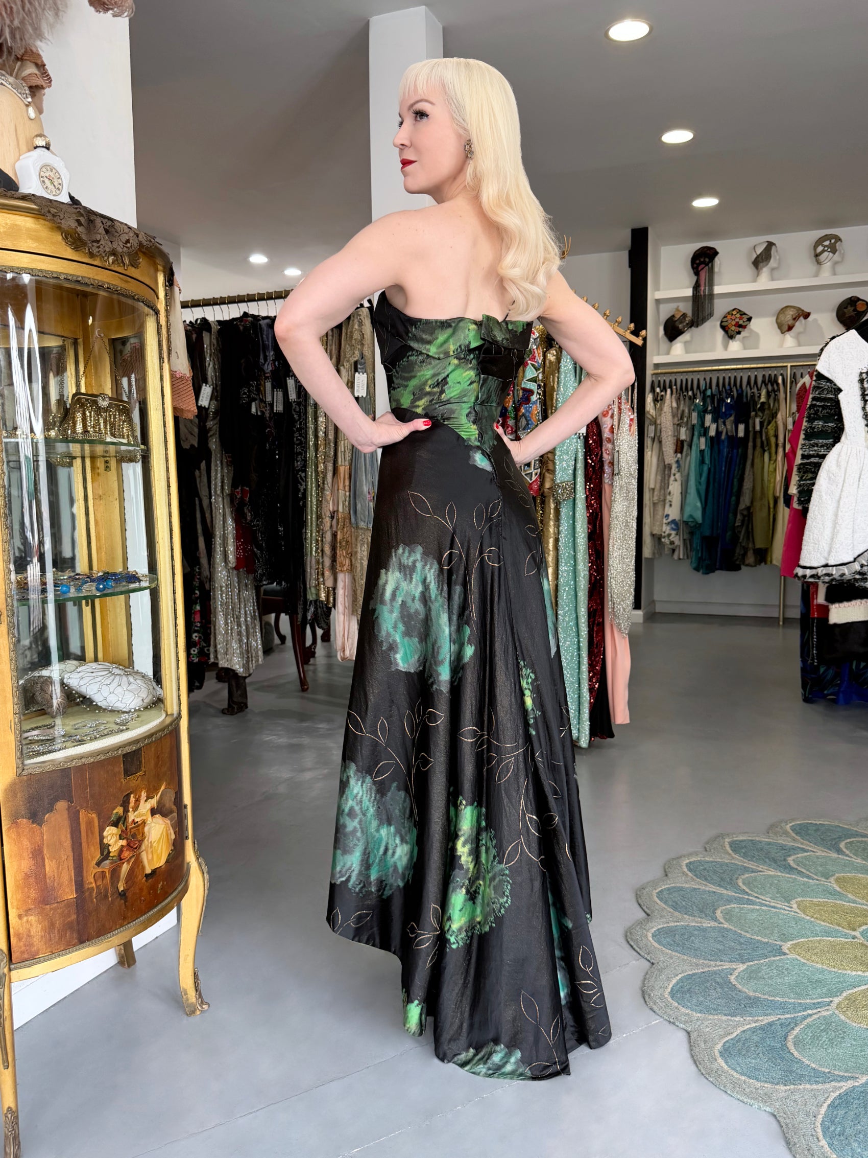 irene green dress Irene looked so cool in her custom matric farewell dress. With a dramatic green satin skirt with slit and a champagne and silver beaded lace-up top. You can dent the look as