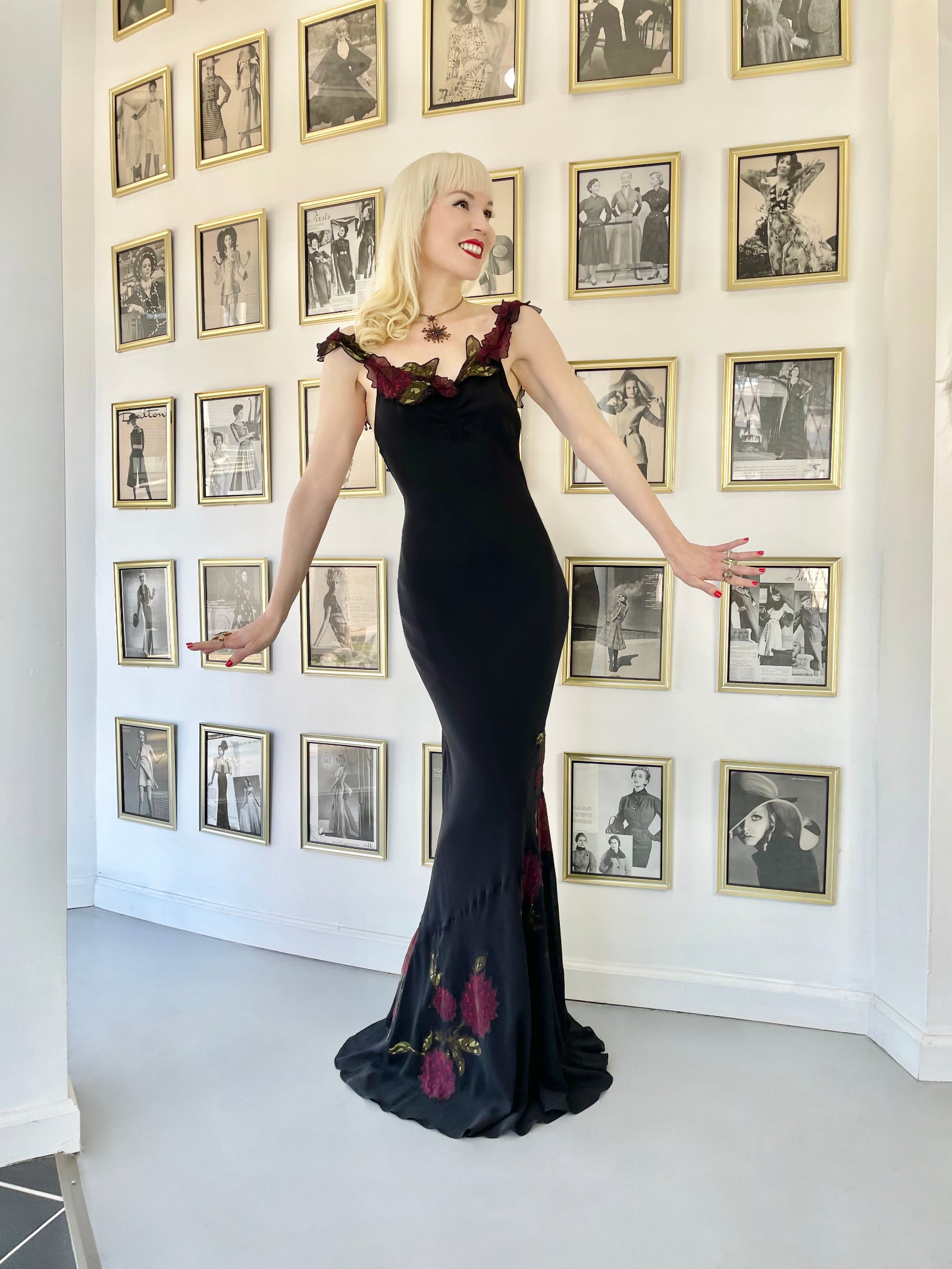 Vintage 2001 John Galliano Red Chrysanthemum Floral Appliqué Black Silk Chiffon Bias-Cut Gown Vintage 2001 John Galliano Red Chrysanthemum Floral Appliqué Black Silk Chiffon Bias-Cut Gown