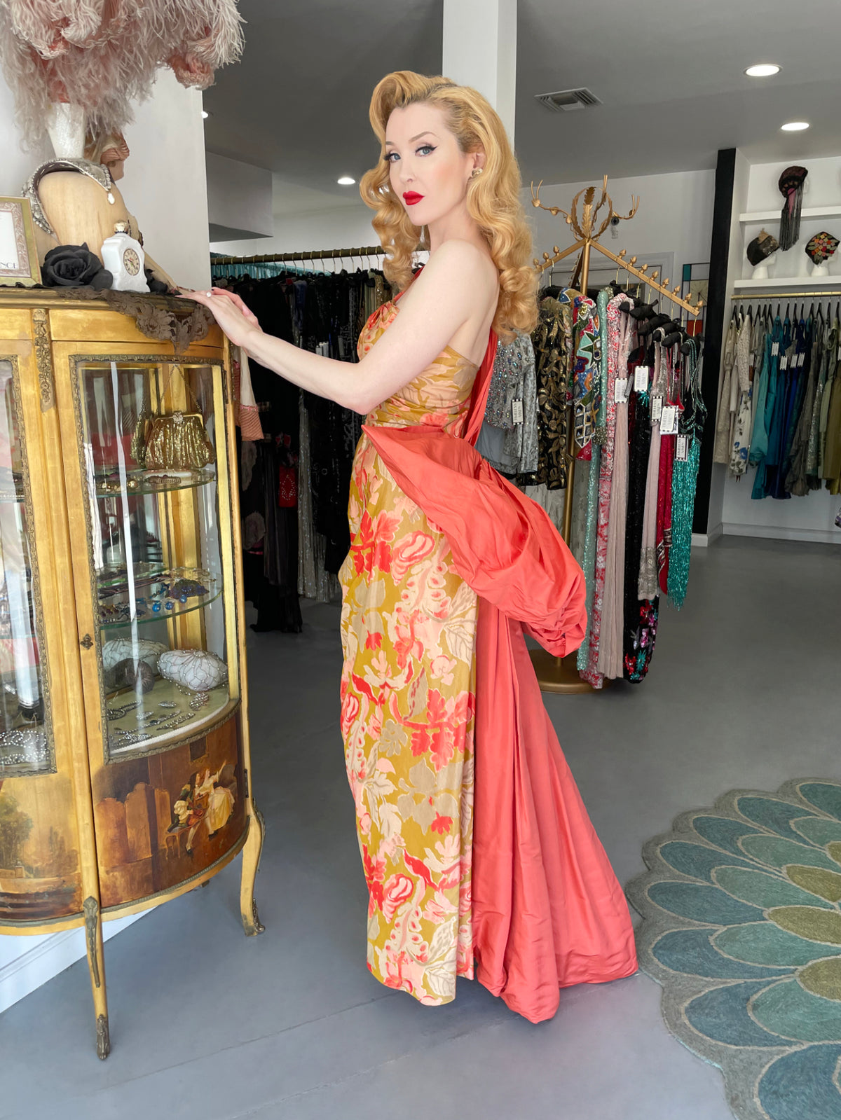 1950&#39;s Rosalie Macrini Couture Watercolor Floral Silk Sculptural Back-Bow Gown