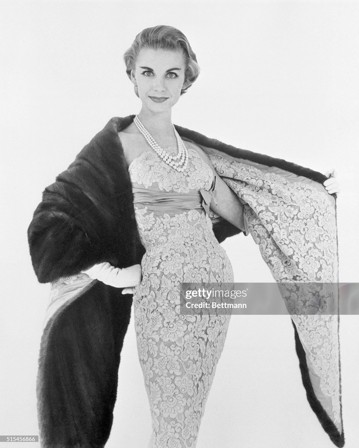 1956 Pierre Balmain Haute Couture Ivory French Lace Strapless Bustier Full-Skirt Dress
