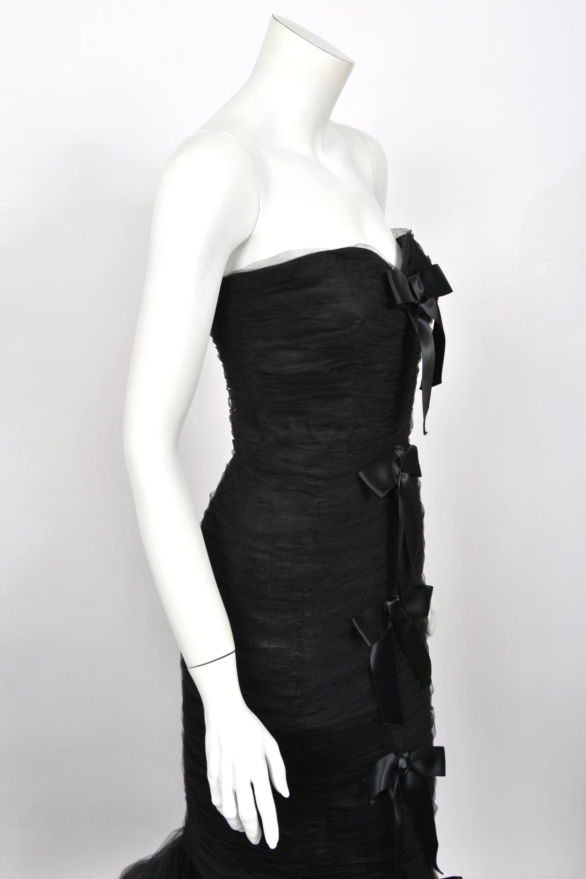 2011 Oscar de la Renta Black Ruched Silk Strapless Bustier Hourglass Trained Gown