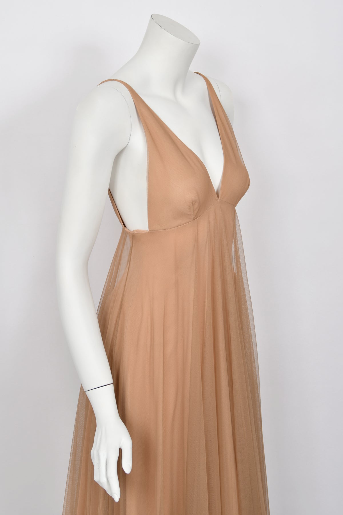 1998 Tom Ford for Gucci Runway &#39;Gisele&#39; Nude Illusion Tulle Low-Cut Plunge Gown