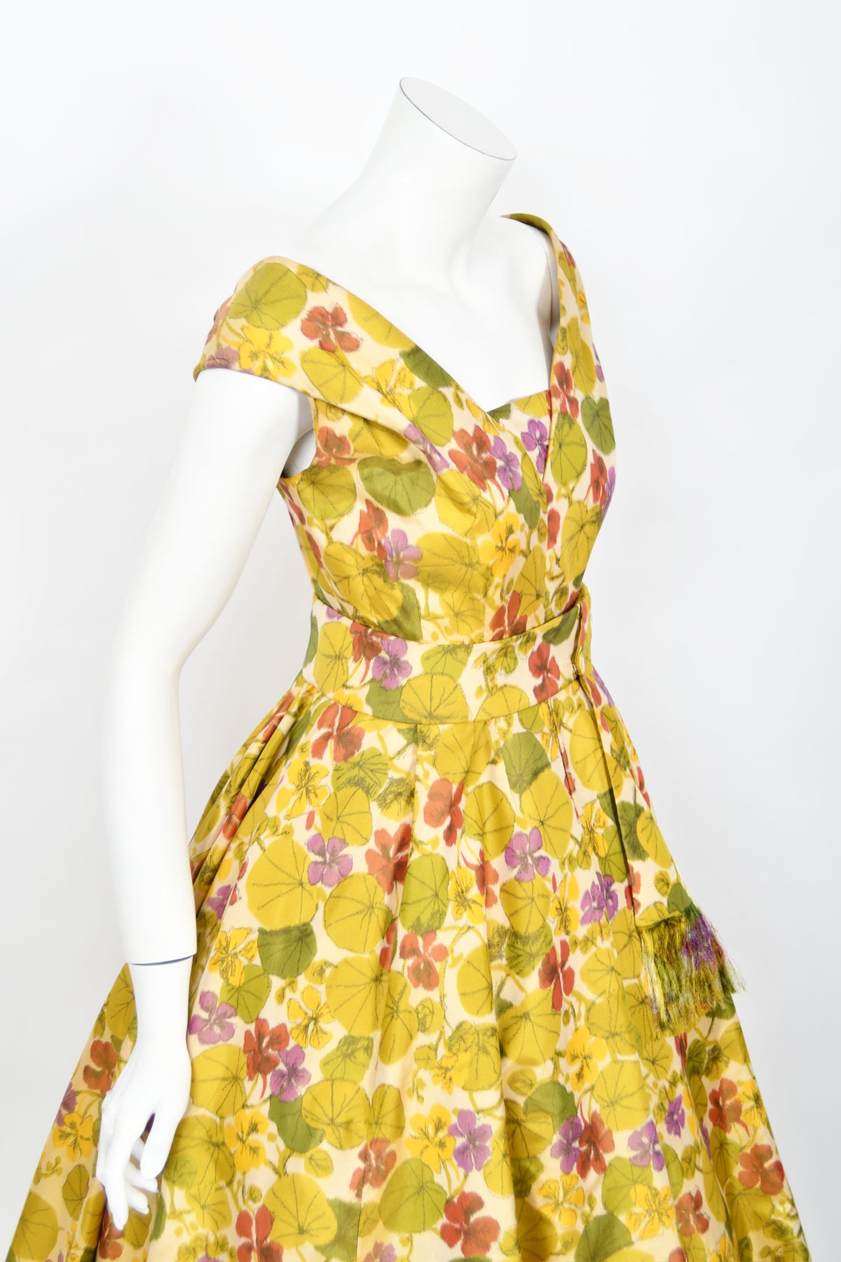 1950&#39;s Lanvin Castillo Haute Couture Watercolor Floral Silk Print Full-Skirt Gown