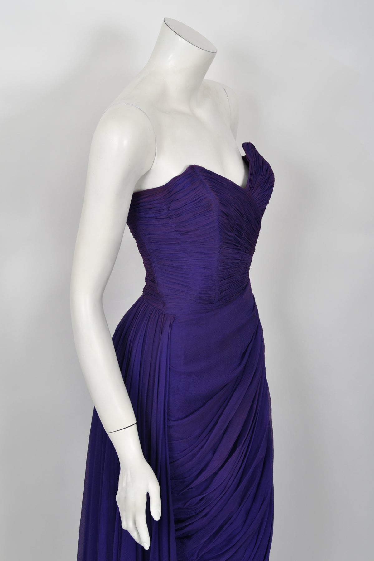 1950&#39;s Gigliola Curiel Couture Pleated Purple Silk Chiffon Strapless Goddess Gown