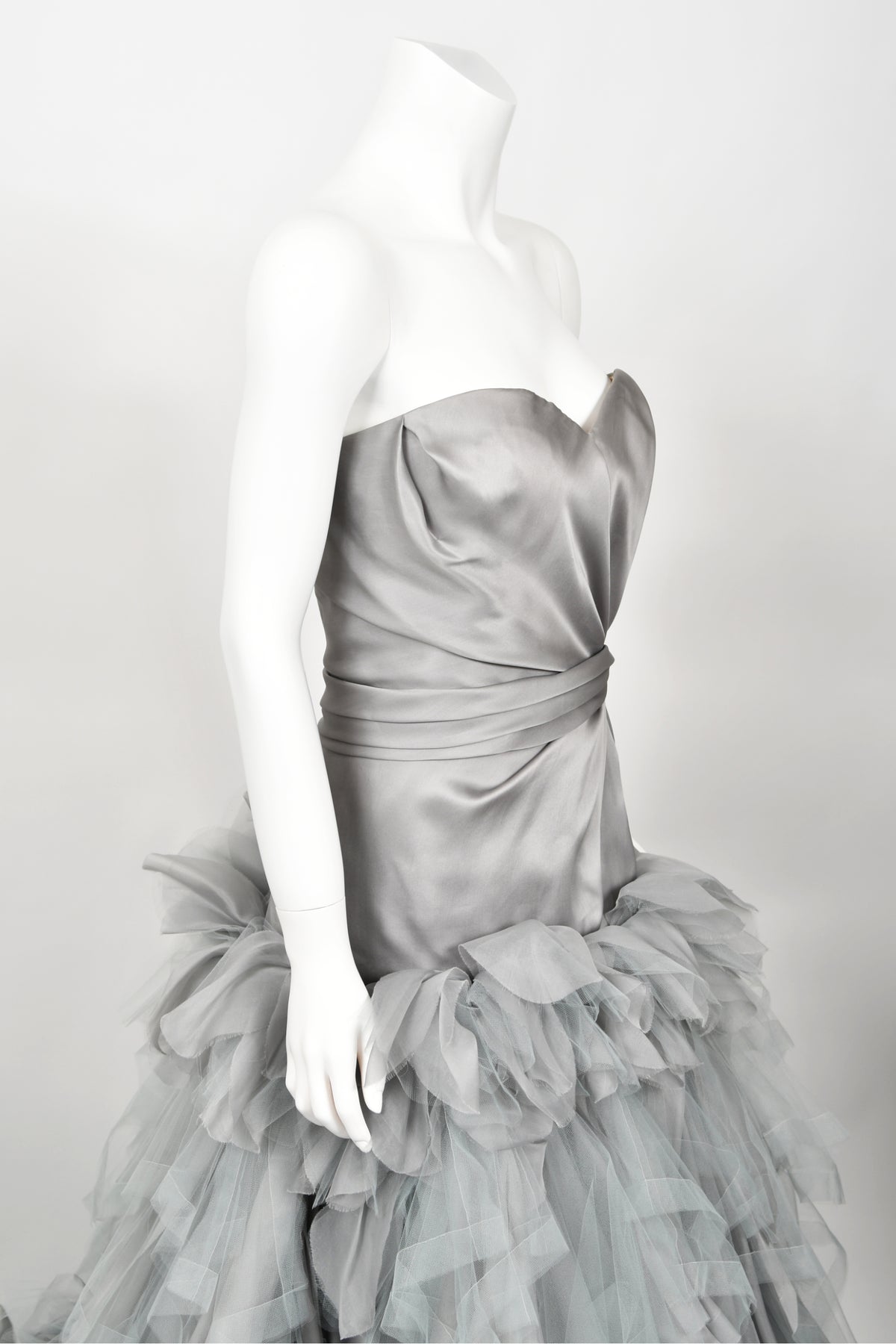 2013 Oscar de la Renta Dove-Grey Silk Strapless Bustier Tiered Tulle Gown w/Tags