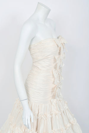 2007 Oscar de la Renta Runway Ivory White Ruched Silk Bustier Strapless Dress