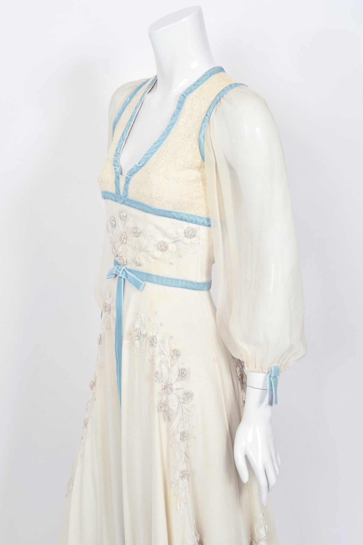 1975 Thea Porter Couture Ivory Silk Embroidered Floral Billow-Sleeve &#39;Gypsy&#39; Dress