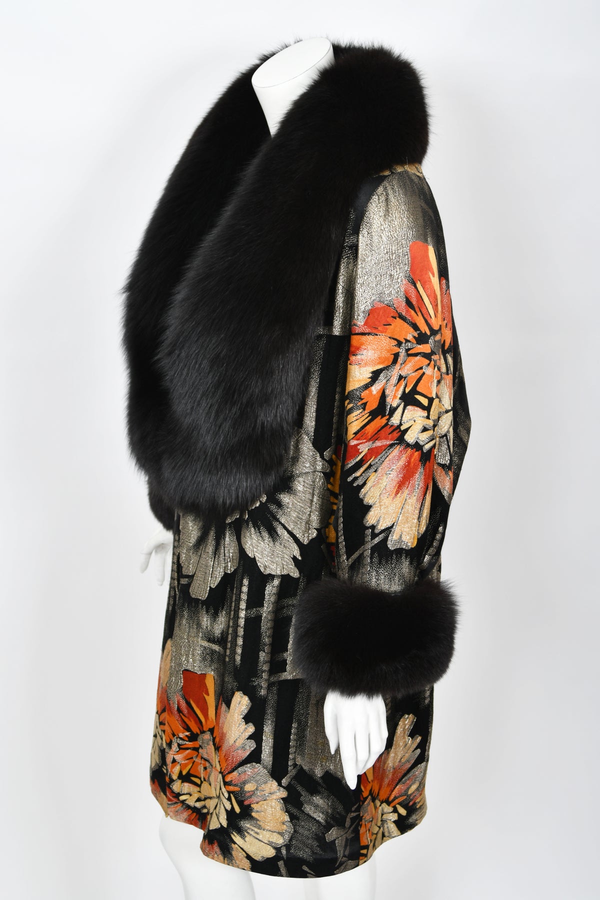 1920&#39;s Metallic Art-Deco Floral Lamé &amp; Fox Fur Dolman-Sleeve Flapper Coat