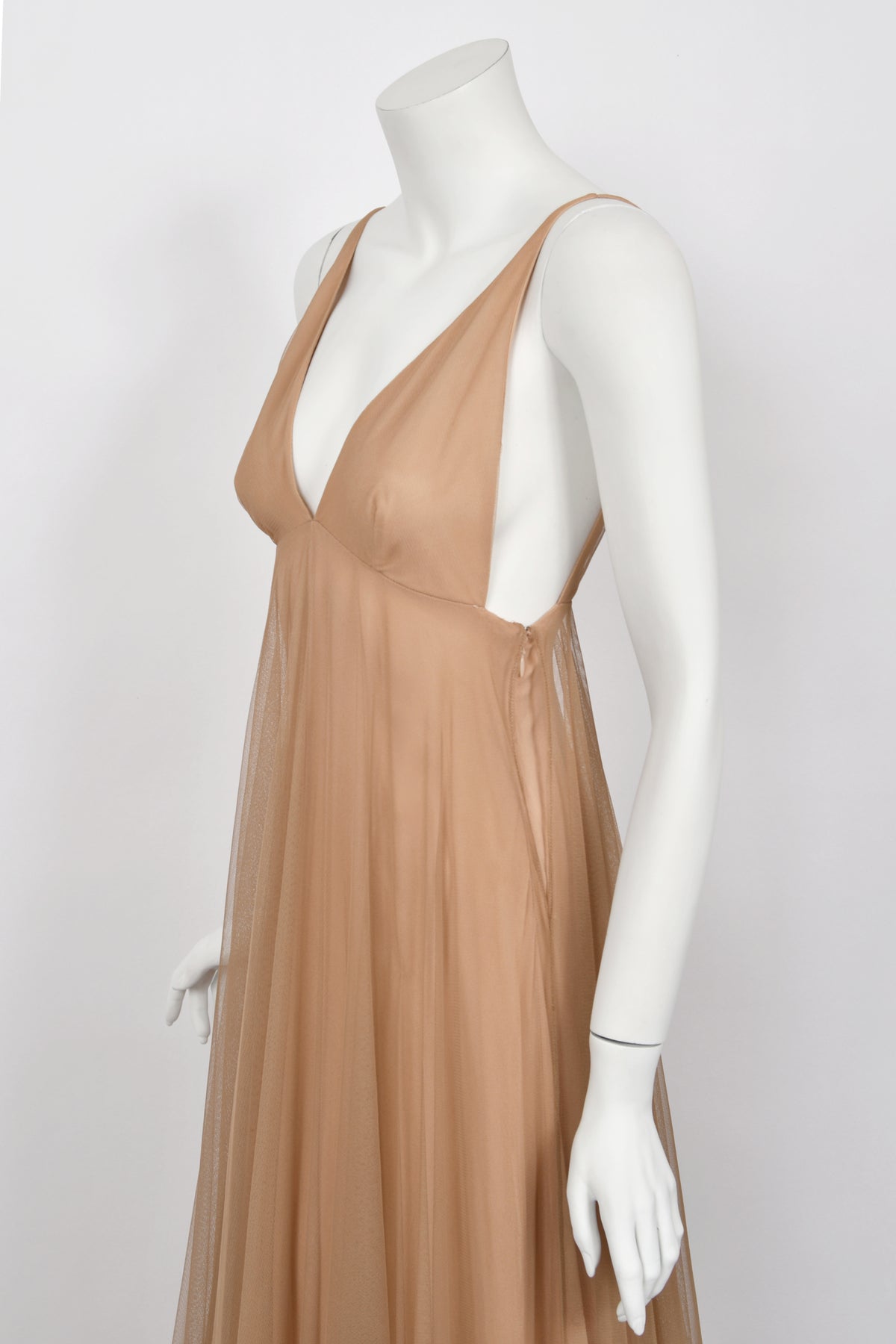 1998 Tom Ford for Gucci Runway &#39;Gisele&#39; Nude Illusion Tulle Low-Cut Plunge Gown