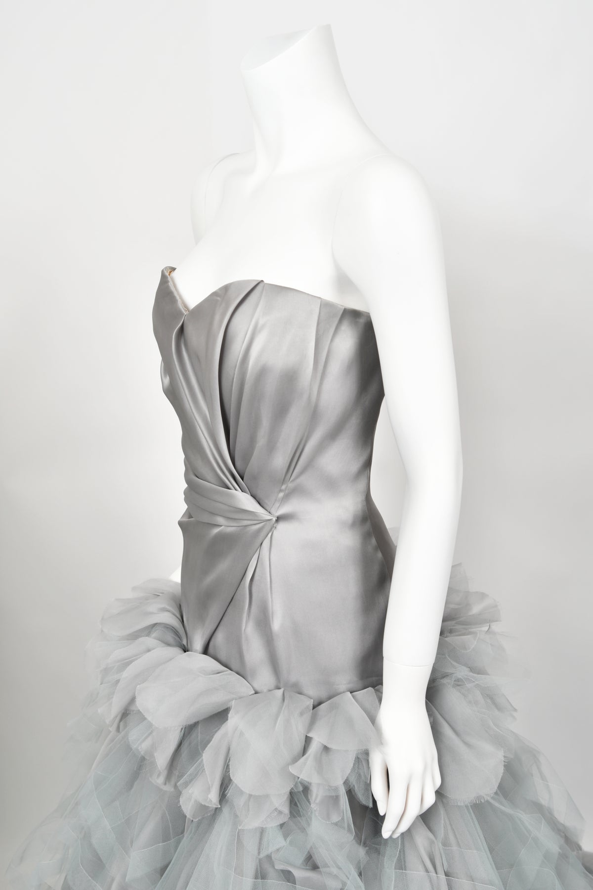 2013 Oscar de la Renta Dove-Grey Silk Strapless Bustier Tiered Tulle Gown w/Tags