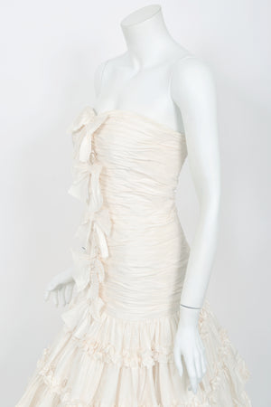 2007 Oscar de la Renta Runway Ivory White Ruched Silk Bustier Strapless Dress