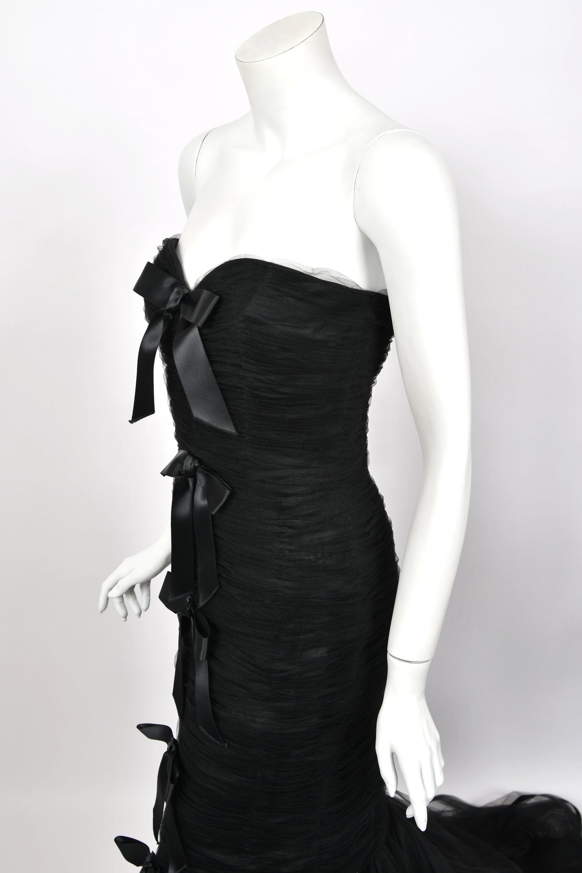 2011 Oscar de la Renta Black Ruched Silk Strapless Bustier Hourglass Trained Gown