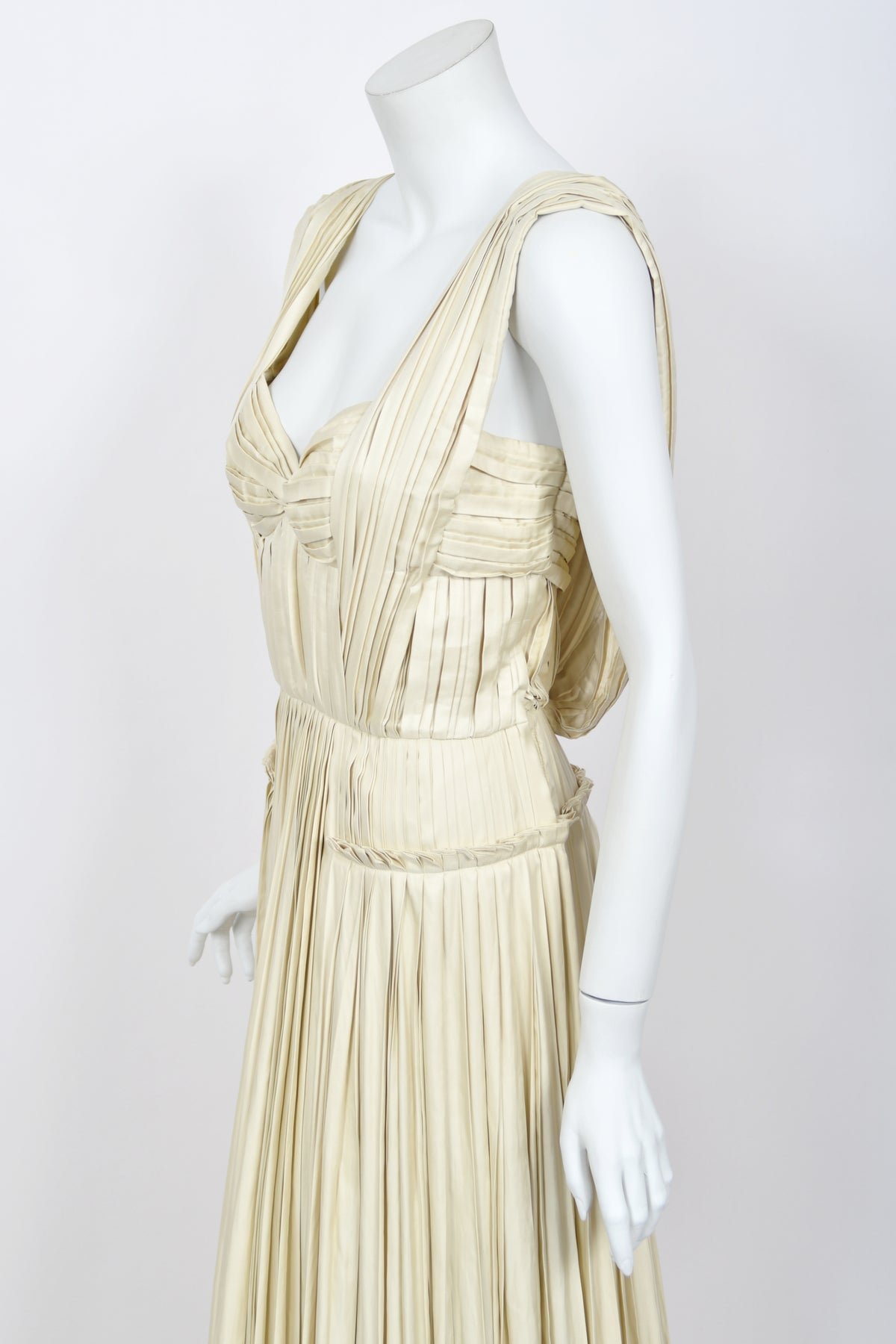 2009 Bottega Veneta Heavily Pleated Ivory Silk Bustier Runway Gown w/ Tags