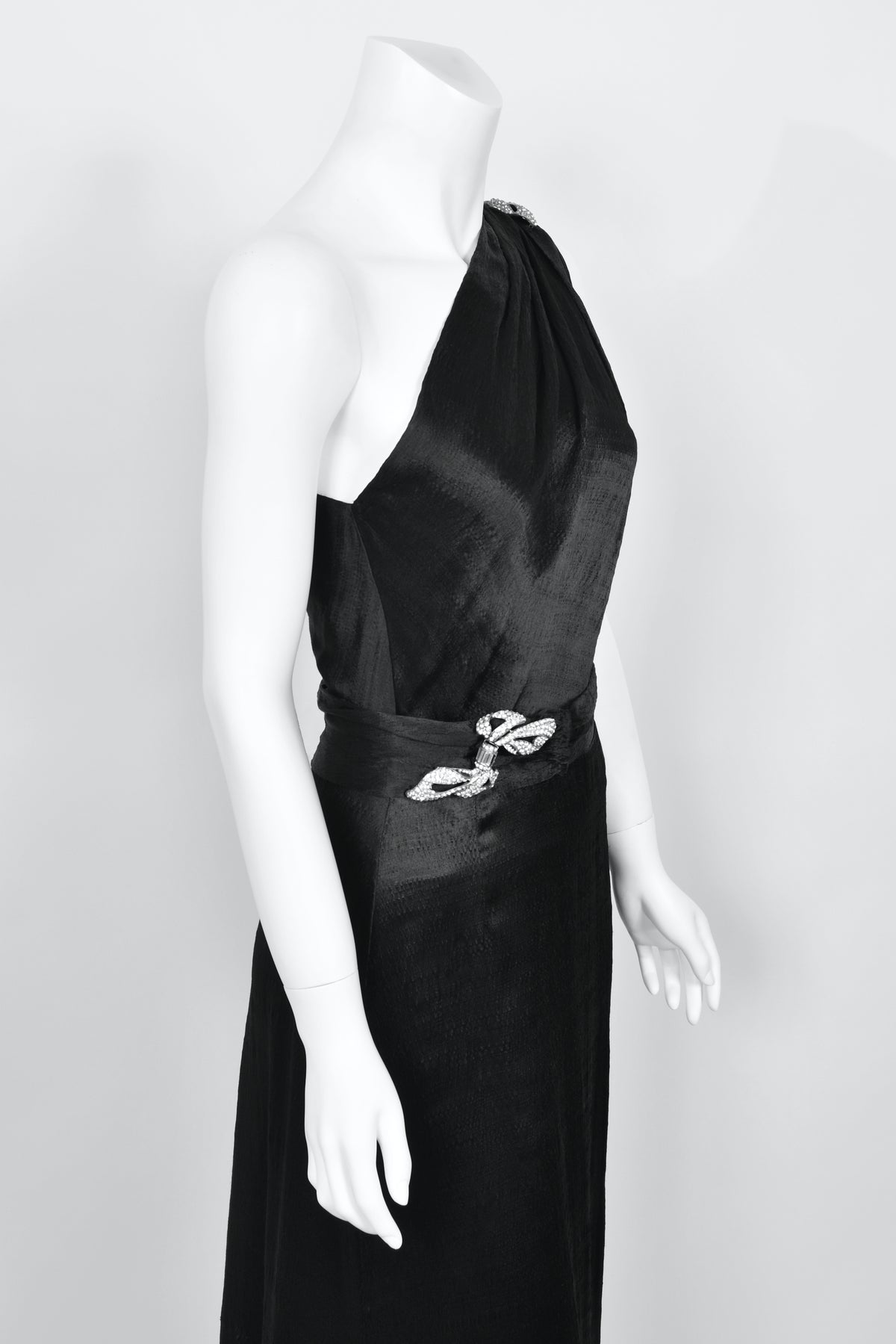 1930&#39;s Milgrim Couture Black Silk Rhinestone Deco-Bows Asymmetric Trained Gown