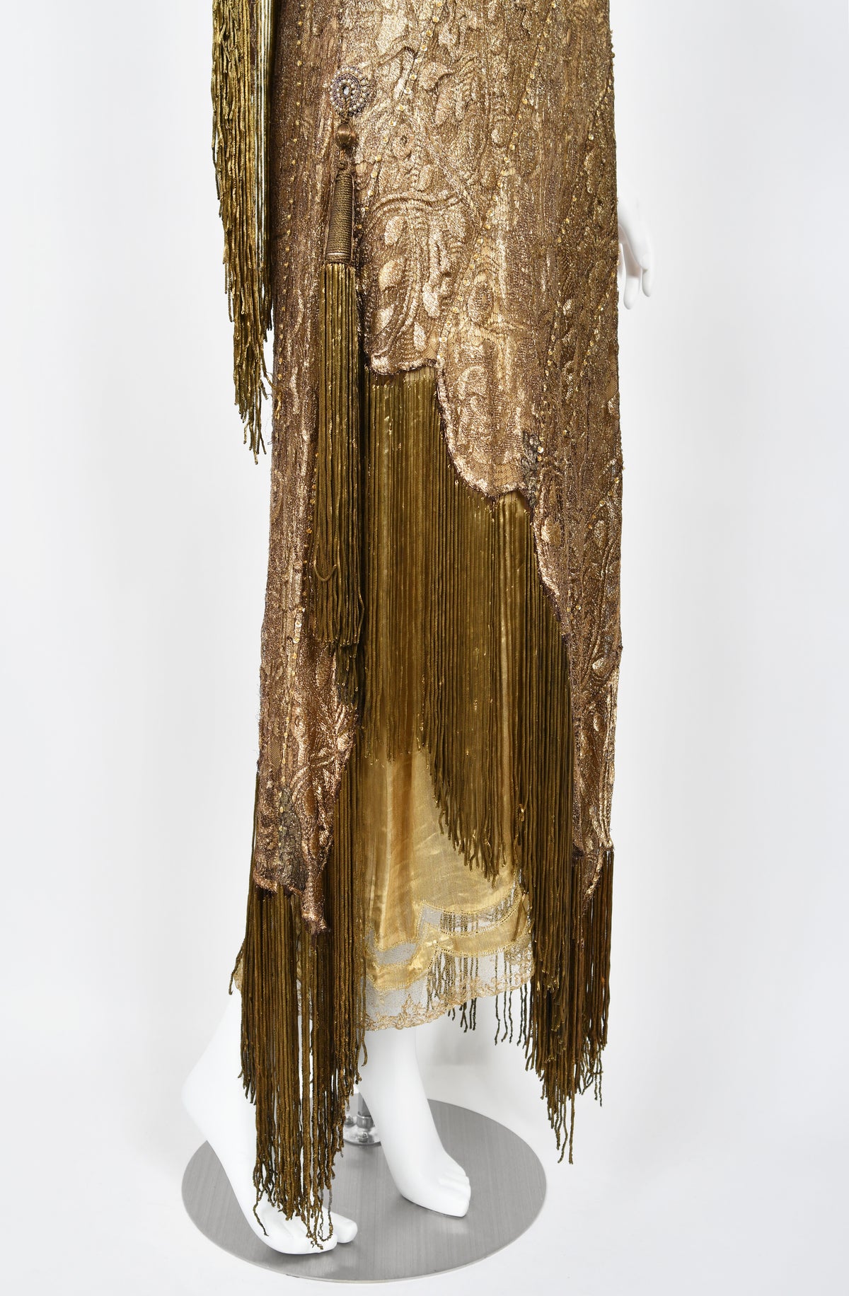 1920&#39;s Metallic Gold Lamé Lace Flapper Fringe Margot Robbie Film-Worn Dress