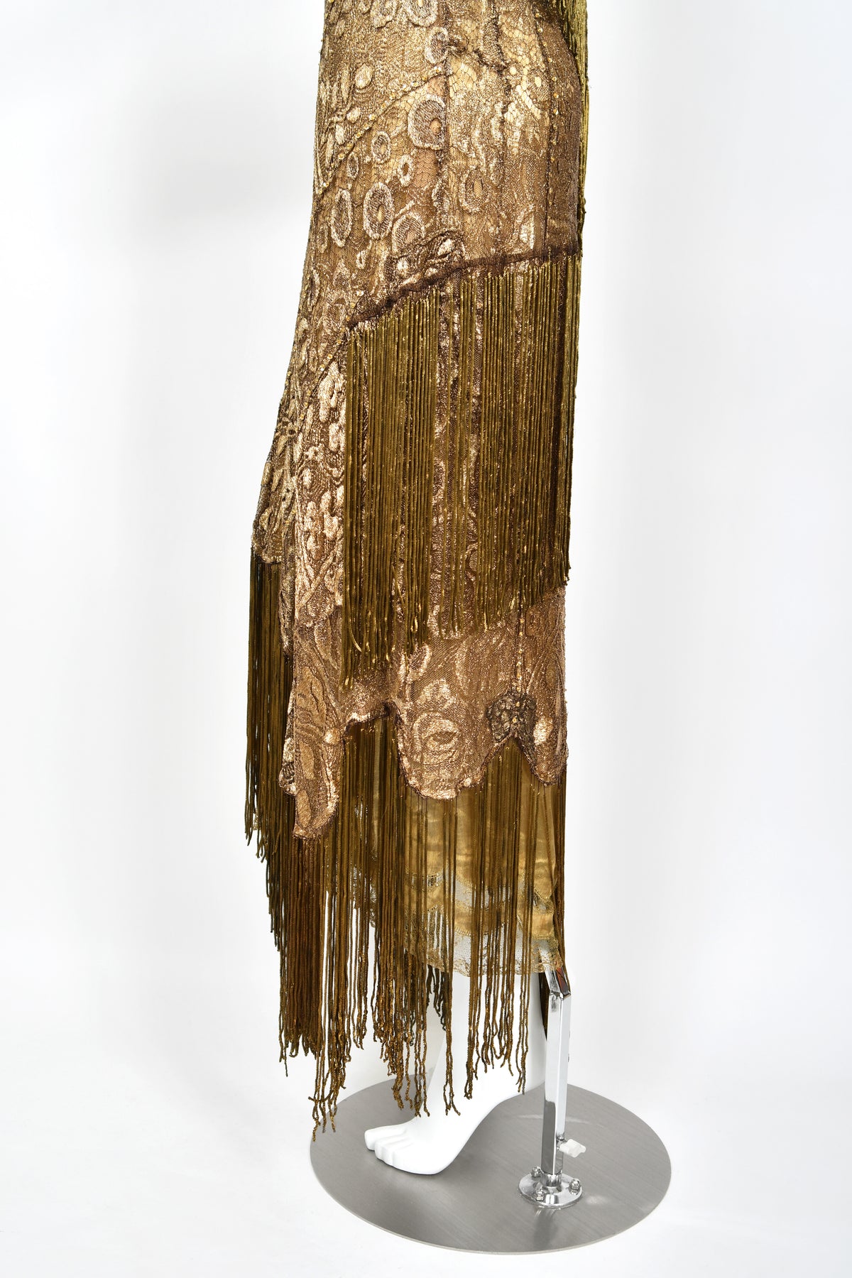 1920&#39;s Metallic Gold Lamé Lace Flapper Fringe Margot Robbie Film-Worn Dress