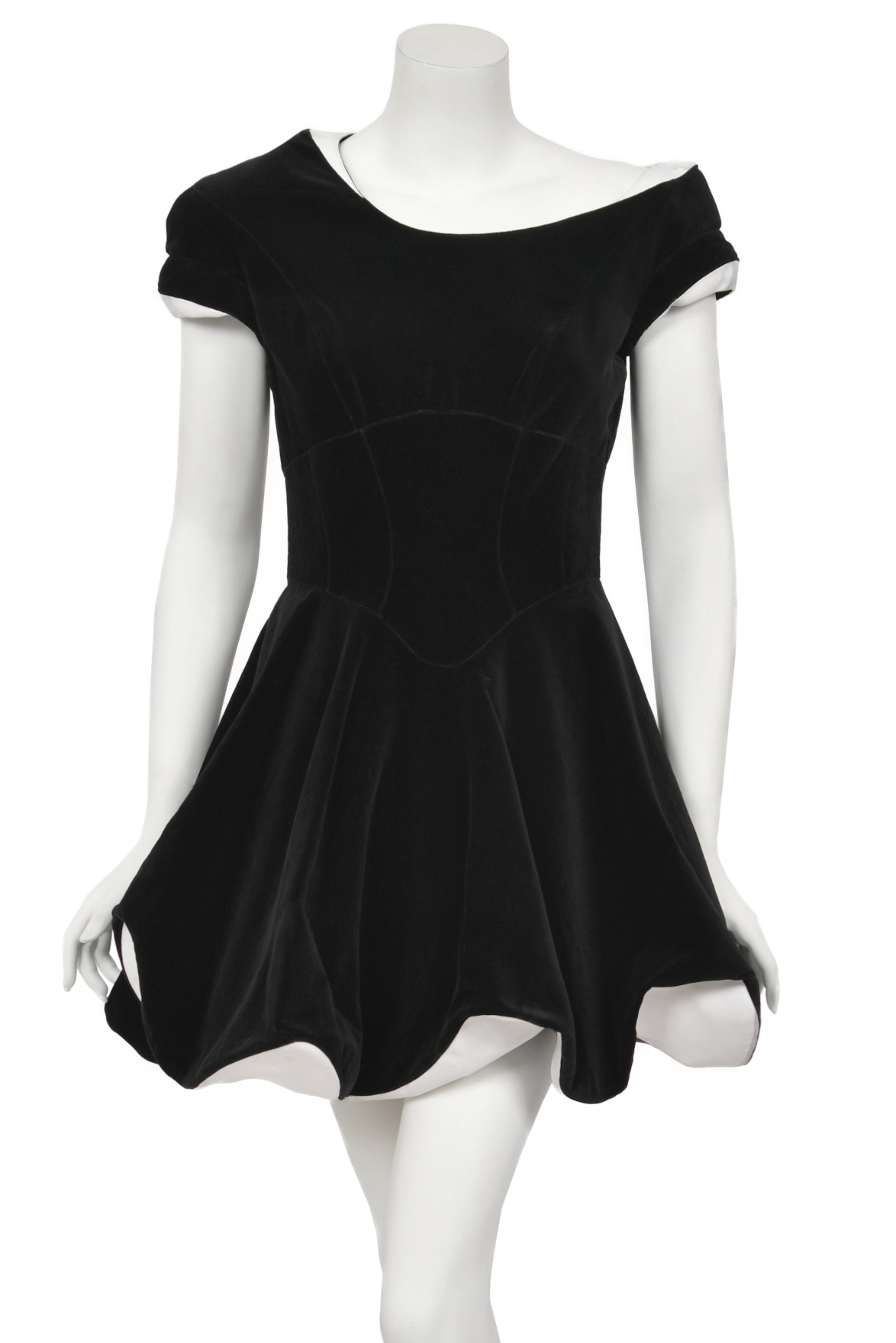 1996 Thierry Mugler Black Velvet & White Silk Sculpted Mini Dress - Timeless Vixen 1996 Thierry Mugler Black Velvet & White Silk Sculpted Mini Dress - Timeless Vixen
