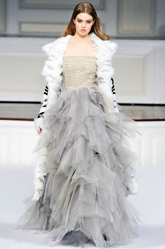 2013 Oscar de la Renta Dove-Grey Silk Strapless Bustier Tiered Tulle Gown w/Tags