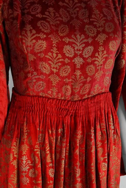 1920&#39;s Gallenga Couture Metallic Stenciled Red Velvet Angel-Sleeve Trained Gown