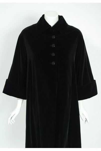 1951 Pierre Balmain Haute-Couture Black Velvet Wide-Cuff Swing Coat Jacket