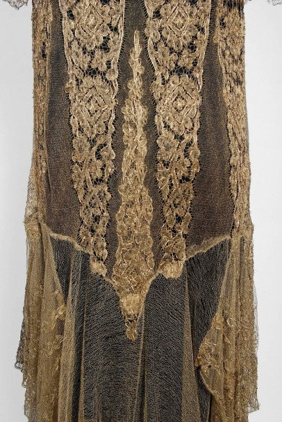 1920&#39;s Oppenheim Collins Couture Metallic-Gold Lace Tiered Flutter Evening Dress