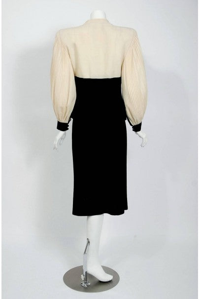 1945 Lilli-Ann Black and Ivory Block-Color Wool Crepe Pleated Jacket Skirt Suit