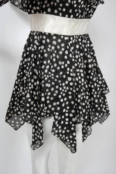 1970 Ossie Clark Daisy Celia Birtwell Print Capelet Empire Handkerchief Blouse