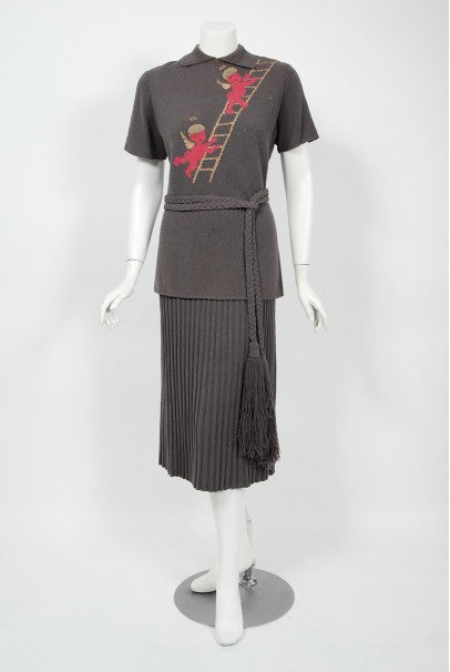 1940&#39;s Mimi Pearce Couture Novelty Climbing Cupids Hand-Knit Belted Skirt Set