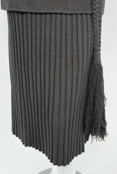 1940&#39;s Mimi Pearce Couture Novelty Climbing Cupids Hand-Knit Belted Skirt Set