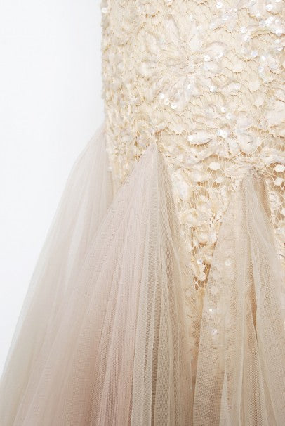 1950&#39;s Anne Verdi Champagne Sequin Lace &amp; Tulle Bustle Back Bridal Dress