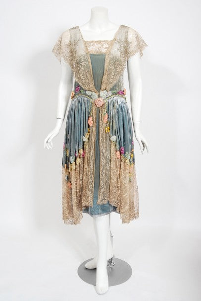 1920&#39;s Sadie Nemser Couture Beaded Floral Appliqué Velvet &amp; Lace Dress