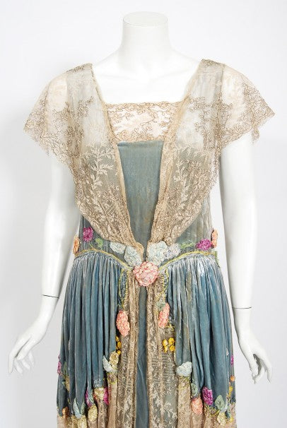 1920&#39;s Sadie Nemser Couture Beaded Floral Appliqué Velvet &amp; Lace Dress