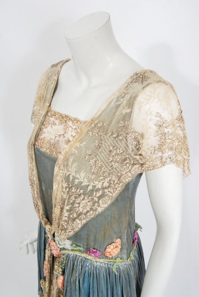 1920&#39;s Sadie Nemser Couture Beaded Floral Appliqué Velvet &amp; Lace Dress