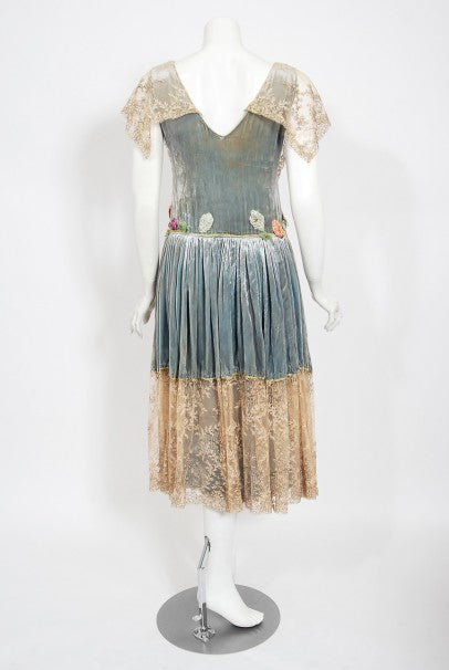 1920&#39;s Sadie Nemser Couture Beaded Floral Appliqué Velvet &amp; Lace Dress