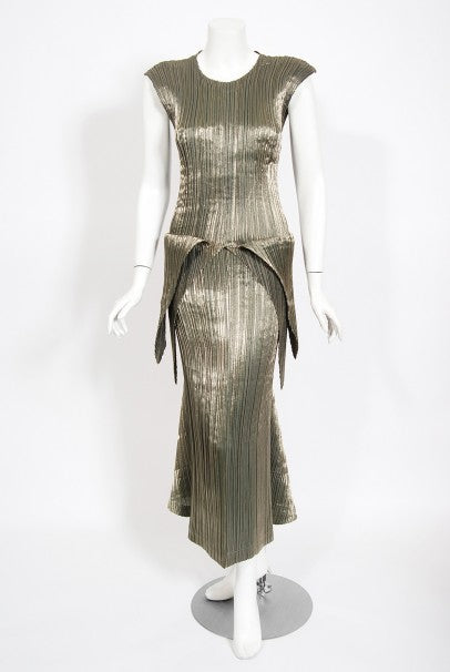 1989 Issey Miyake Metallic Gold Pleated Origami Tails Sculpted Dress S - Timeless Vixen 1989 Issey Miyake Metallic Gold Pleated Origami Tails Sculpted Dress S - Timeless Vixen