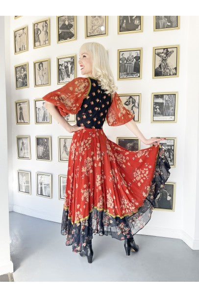 1971 Thea Porter Documented Black & Red Floral Print Cotton 'Gipsy' Dress