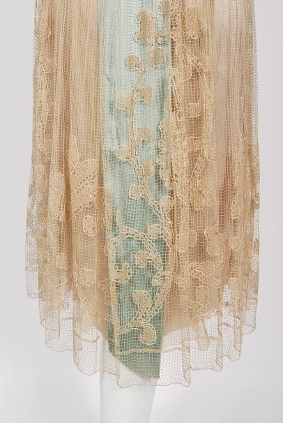1920&#39;s Martha Weathered Couture Pastel Silk Rosettes Filet Lace Dress