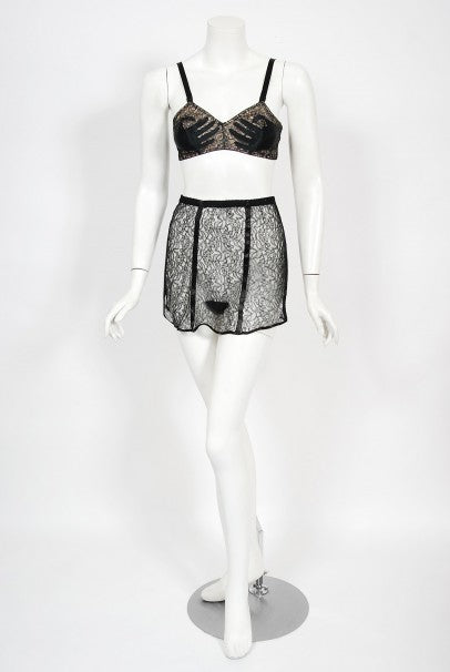 1940&#39;s Schiaparelli Inspired &#39;Hands On&#39; Silk Appliqué Lace Bra &amp; Tap Pants