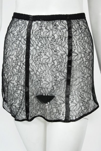 1940&#39;s Schiaparelli Inspired &#39;Hands On&#39; Silk Appliqué Lace Bra &amp; Tap Pants