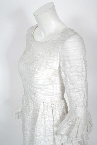 1960&#39;s Sybil Connolly Couture Pleated White Linen Bell-Sleeve Dress
